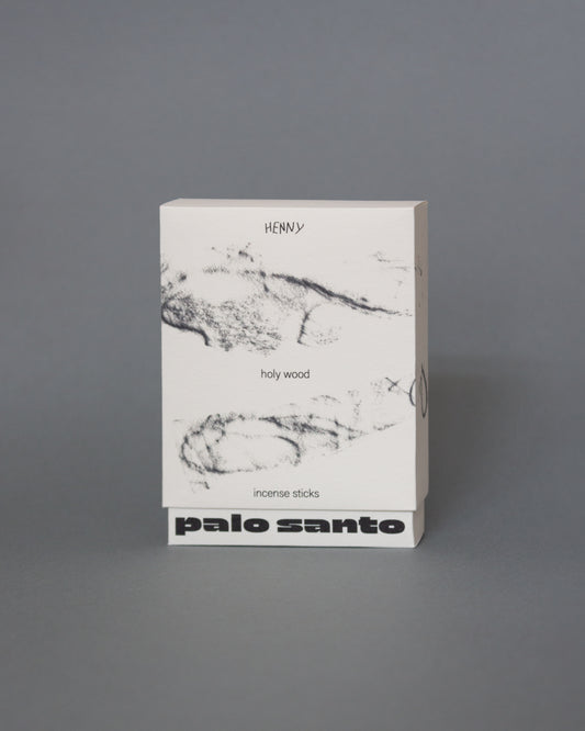 Palo Santo in stylischem Design mit minimalem Packaging, modern und klar. Henny